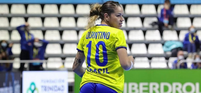 Румыния. Бразильская правая крайняя "Дунэри" Жессика Кинтино выбыла на длительный срок из-за травмы колена