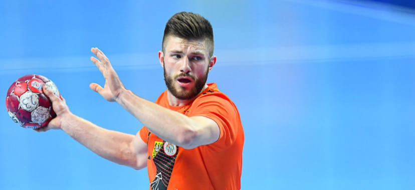 Польша. В заключительном матче 12-го тура национального чемпионата "Квидзынь" на выезде обыграл "Заглембе" Романа Чичикало