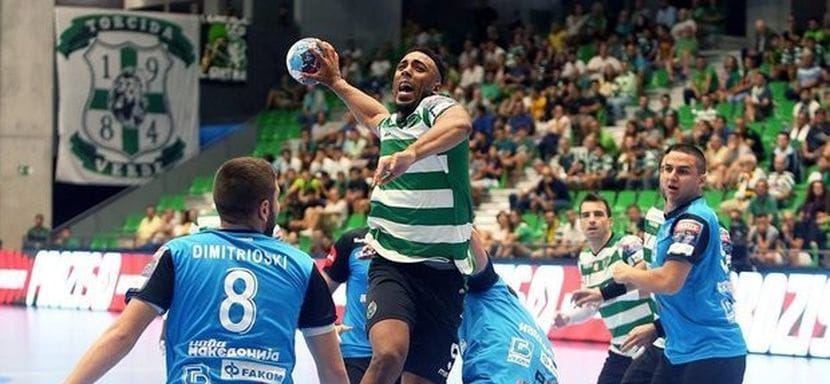 Румыния. Чемпион Португалии в составе "Спортинга" левый полусредний Эдмилсон Араужу отдан в аренду в "Минаур"