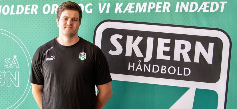 Дания. Гандболист-блогер Расмус Боюсен, завершивший карьеру из-за сотрясения мозга, стал работать консультантом по продажам в "Скьерне"