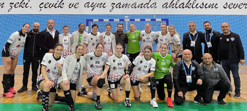 Турция. 9 голов Ихневой и Бараник помогли "Коньяалты" обыграть "Ялыкавак". Команда россиянок лидирует в чемпионате, не потеряв ни очка в 11 матчах