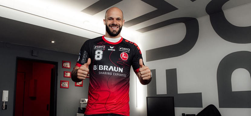 Бундеслига. Официально. 33-летний линейный Адриан Шипош летом станет игроком "Мельзунгена"