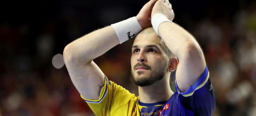 Сегодня игрокам и персоналу "Кельце" сообщат о будущем клуба. У Дуйшебаевых есть предложения от "Пика", Королёк и Морыто интересны "Барсе"