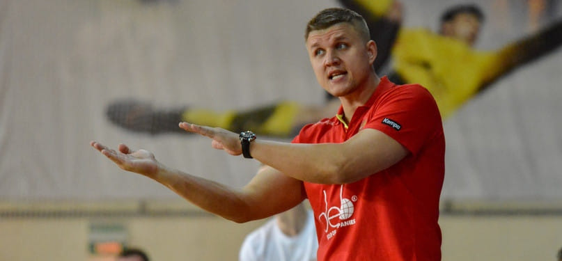 Главный тренер молодежной сборной России (U-20) Валентин Бузмаков: "До чемпионата Европы у нас в лучшем случае три сбора"