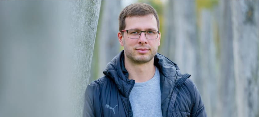 Бундеслига. 30-летний рулевой "Берлина" Ярон Зиверт поделился советами с молодыми тренерами: "Не нужно притворяться и искусственно отстраняться"