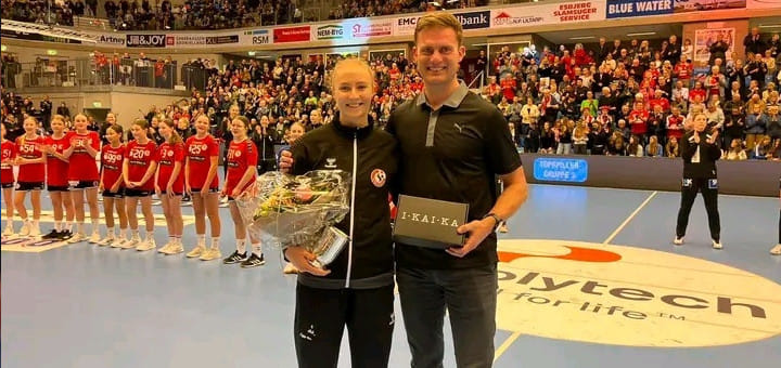 Датская ассоциация гандболистов во второй раз подряд признала гандболисткой года левую полусреднюю "Эсбьерга" Хенню Рейстад