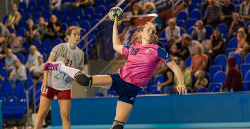 "Zvezda Handball Cup". "Звезда" завершила утреннюю сессию крупной победой над ХИФКом