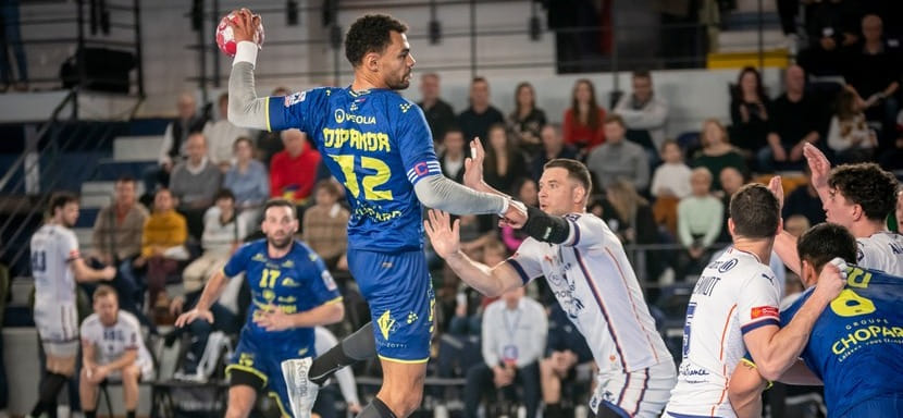 Франция. Чемпион мира-2017, правый полусредний "Сен-Рафаэля" Адриен Дипанда завершит карьеру летом 2024 года