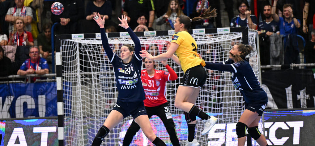 Европейская лига. Групповой этап завершается четырьмя воскресными матчами. "Мошонмадьяровар" в случае победы выйдет в плей-офф