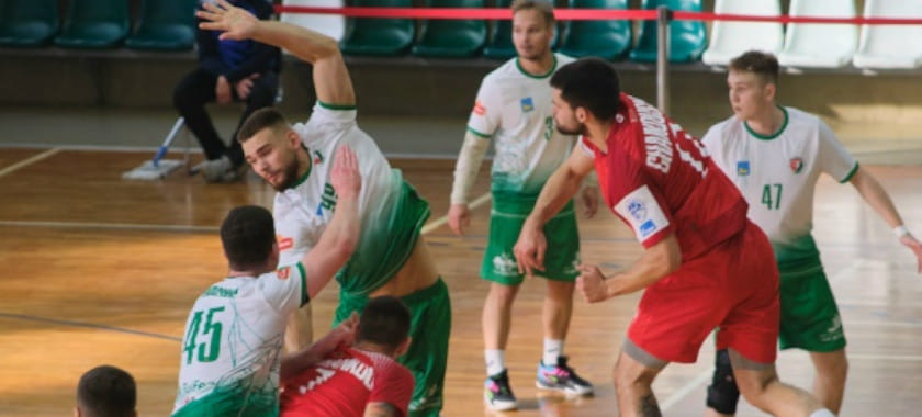 МАЗ-"Орша" и РГУОР-Сборная-2008 сыграли вничью, забросив 78 мячей на двоих в матче чемпионата Беларуси. "Машека" обыграл "Гомель"