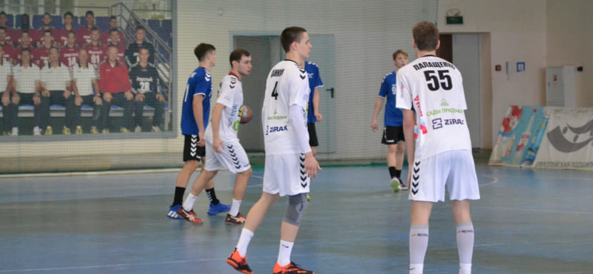 Молодежное первенство России. Вторые команды "Виктора", "Каустика" и СКИФа добились разгромных побед в зоне "Юг"