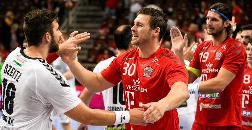 Венгрия. Болельщики "Веспрема" организовали трогательную прощальную встречу с легендой клуба Мирсадом Терзичем (ВИДЕО)