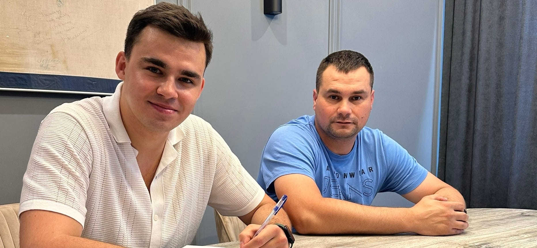 Правый крайний Дмитрий Чернецов, покинувший московских "академиков", продолжит карьеру в астраханском "Динамо"