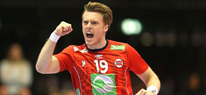 Лига чемпионов. Правый крайний "Ольборга" Кристиан Бьёрнсен — автор лучшего гола в ответных матчах 1/4 финала (ВИДЕО)