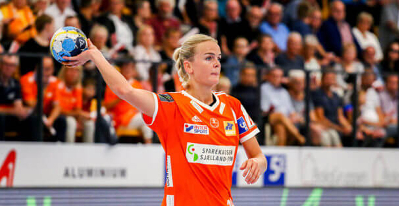 Лидер сборной Дании Стине Йоргенсен травмировала мениск и не поможет команде на ЧЕ-2018 во Франции. Девушку ждет операция