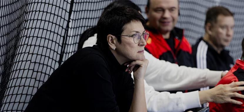 Трёхкратная чемпионка мира, олимпийский призёр Оксана Роменская возглавила девичью сборную России для игроков не старше 16 лет