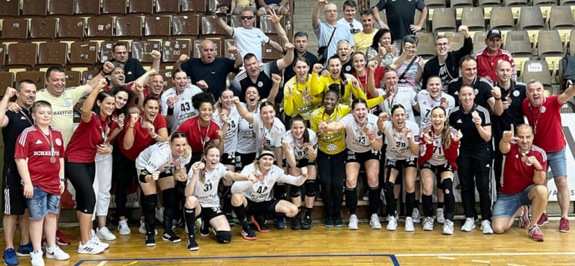 Венгрия. "Дьёр" одержал непростую победу над "Мошонмадьяроваром". "Дебрецен" в гостях разгромил "Дунауйварош" и завоевал бронзовые медали