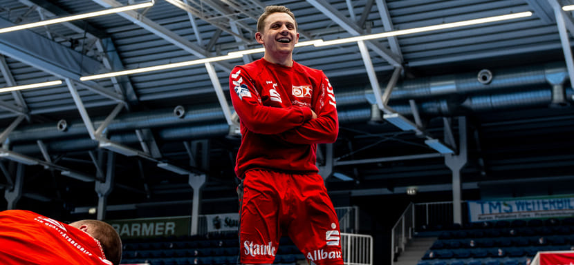 Бундеслига. Правый крайний Димитри Игнатов продлил контракт с "Мельзунгеном", но останется в аренде в ТУСЕМе (Д2)