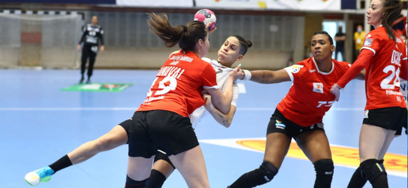 Румыния. Шесть мячей Натальи Василевской не уберегли "Глорию Бистрицу" от поражения в матче с "Бухарестом"