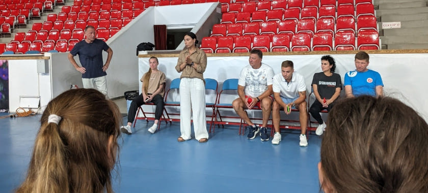 Olimpbet Суперлига. "Астраханочка" вышла из отпуска. Экс-игрок "Динамо" Михаил Шарков находился в тренерско-административном штабе