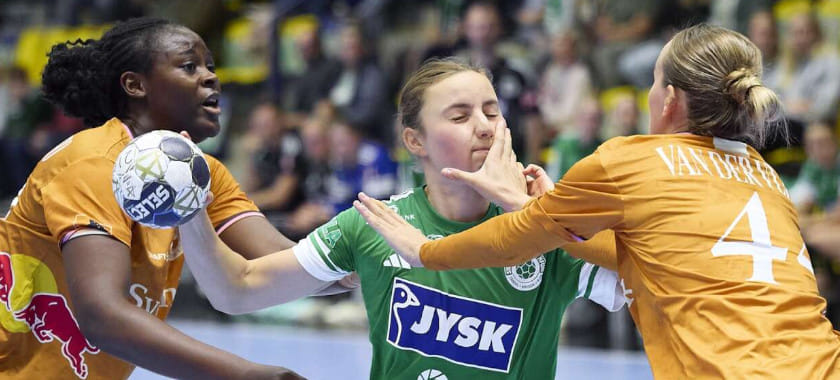 "Икаст", "Эсбьерг", "Нюкёбинг" и "Оденсе" одержали разгромные победы в матчах четвёртого тура женского чемпионата Дании