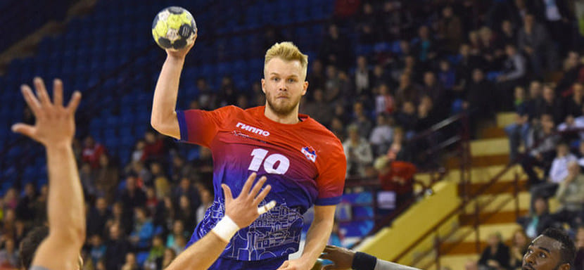 Белорусский полусредний румынского "Васлуя" Алексей Хадкевич продолжит карьеру в швейцарском "Базеле"