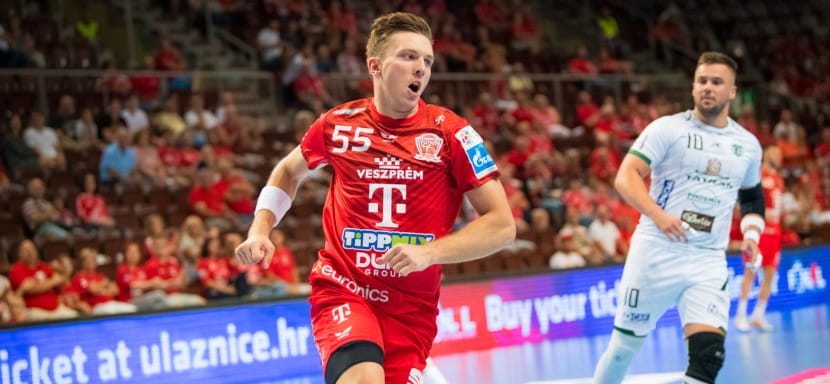 В финале международного товарищеского турнира "Веспрем" обыграл "Татабанью". Никита Вайлупов — лучший бомбардир финала