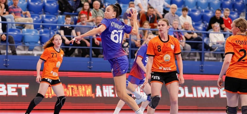 В женском чемпионате России сегодня состоятся три матча: в Уфу приехал чемпион страны, также игры пройдут в Ижевске и Волгограде