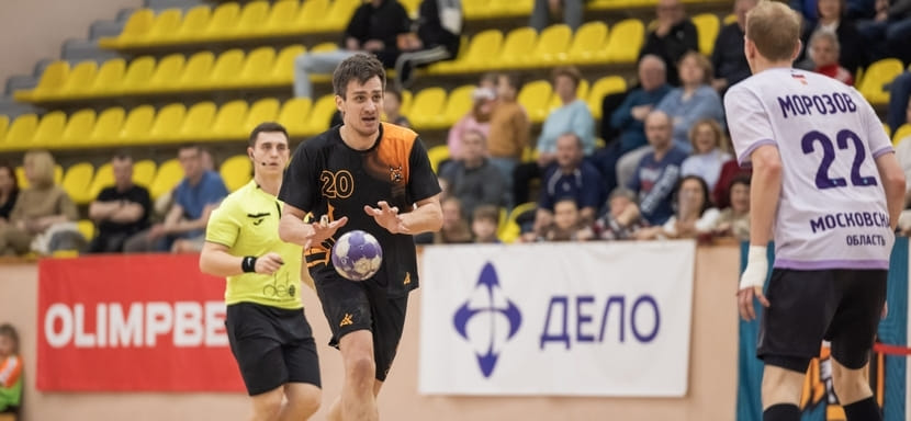 Снежинское "Динамо-Сунгуль" в домашнем матче четвертьфинального раунда чемпионата России обыграло "Чеховских медведей"