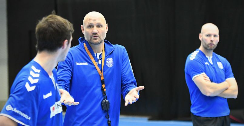 Знаменитый специалист Ола Линдгрен дебютировал у руля сборной Финляндии. Его команда проиграла, швед остался недоволен 