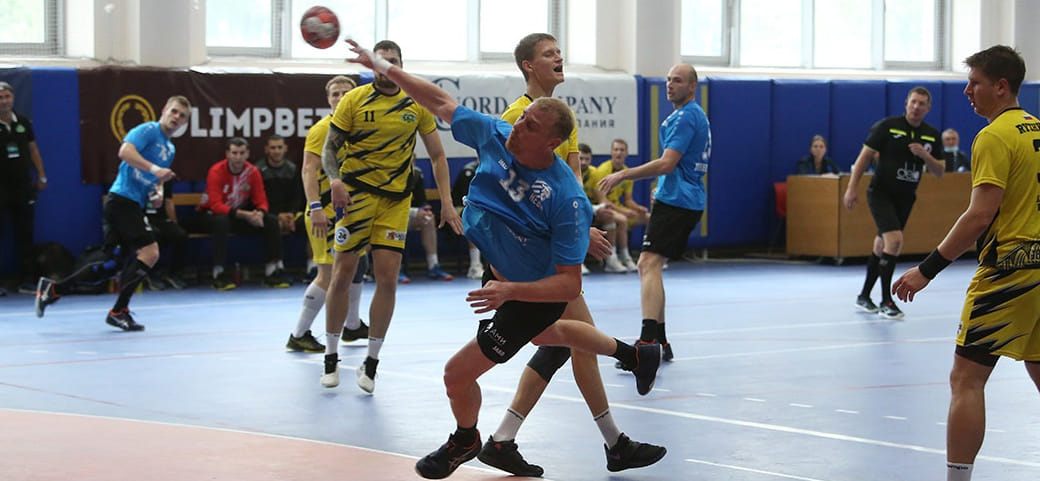 Роман Столяров: "Играл за "Зенит", но на футболе в Петербурге болел за ЦСКА"