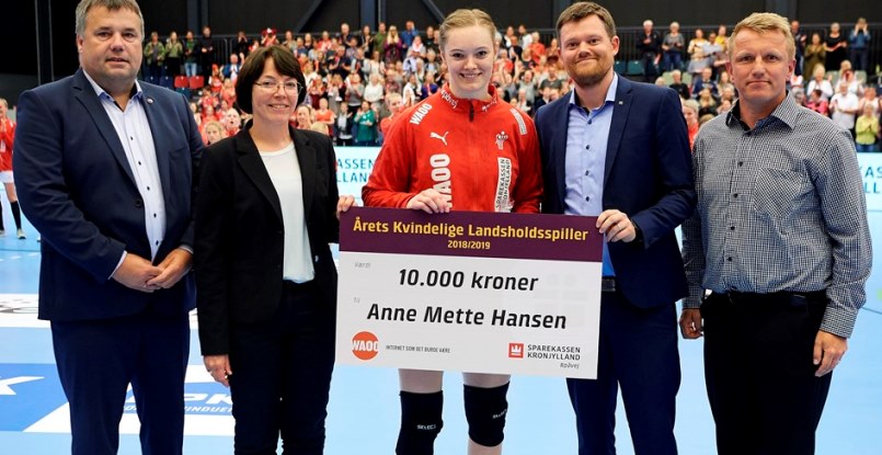 Сборная Дании крупно обыграла швейцарок в первом матче плей-офф квалификации чемпионата мира-2019