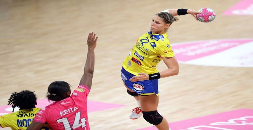 Женский чемпионат Франции. Немка Ксения Смитс признана лучшим игроком октября