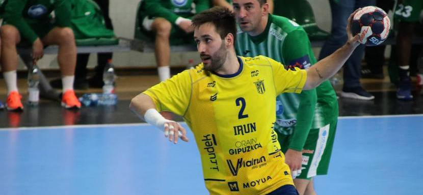 Испания. 26-летний правый крайний Иньяки Каверо продолжит защищать цвета "Бидасоа"