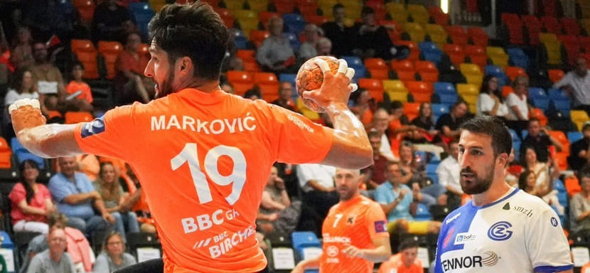 Швейцария. Левый полусредний Зоран Маркович остаётся в "Шаффхаузене", за который выступает с сезона-2015/16