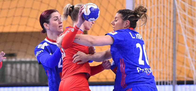 ЧЕ-2022. Сборная Чехии неожиданно одержала победу над командой Франции. Гостевые виктории праздновали румынки, датчанки и испанки