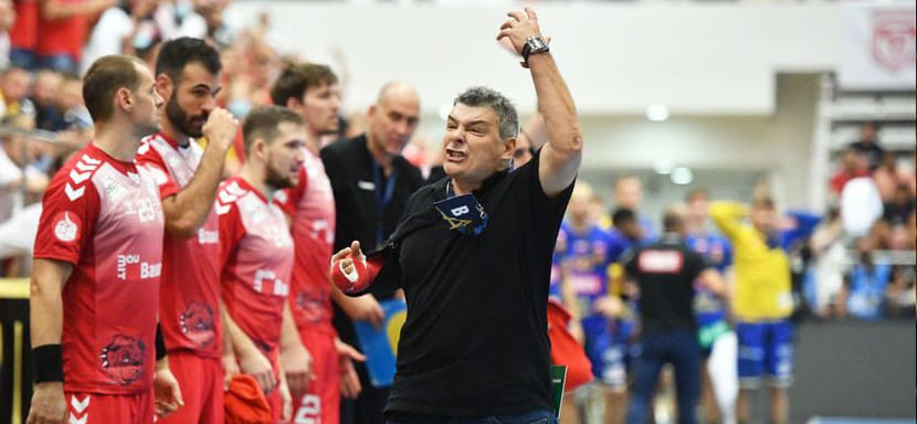 Источник: венгерский "Веспрем" заплатит бухарестскому "Динамо" за Хавьера Паскуаля 200 тысяч евро