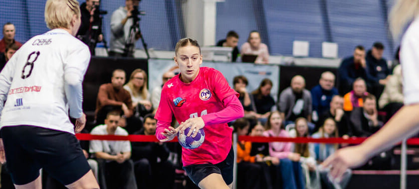 "Ростов-Дон" в гостях разгромил столичный "Луч" в матче чемпионата России, уже в первом тайме забросив 27 мячей