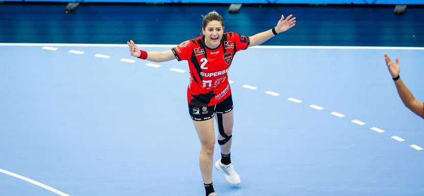 Европейская лига. Левая крайняя "Глории Бистрицы" Николета Динкэ — автор лучшего гола в "финале четырёх" (ВИДЕО)