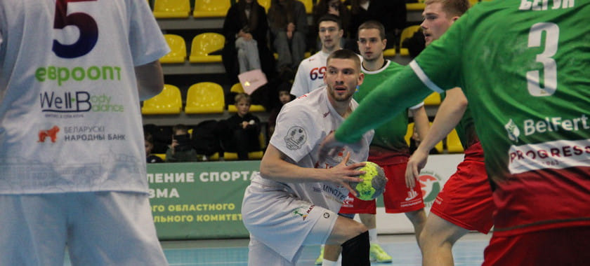 "Мешков Брест" и минский СКА одержали очередные победы в матчах чемпионата Беларуси, обыграв в гостях "Гомель" и "Кронон"