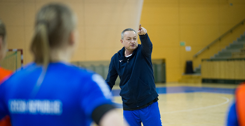 ЧЕ-2020. Наставник сборной Чехии Ян Башны назвал состав на матчи с португалками и македонками