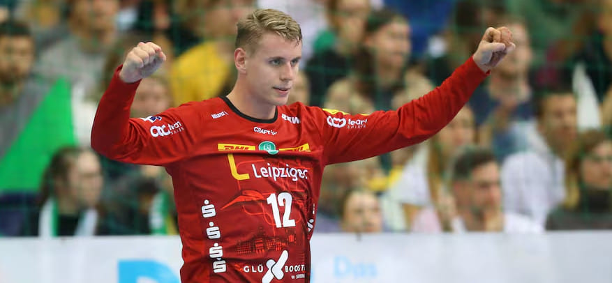 Вратарь сборной Норвегии Кристиан Северос покинет "Лейпциг" следующим летом. Линейный Мориц Пройсс продлил контракт с немецким клубом
