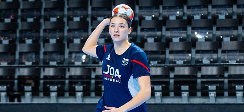 Линейная сборной Алжира Кенза Бугерш стала игроком "Дижона" на правах медицинского джокера