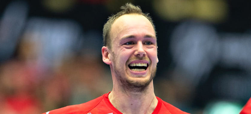 Дания. Вместо травмировавшегося Андреаса Закариассена в сборную на матч EHF Euro Cup вызван Хенрик Тофт Хансен
