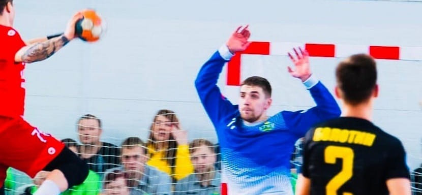 Голкипер сборной России Станислав Третынко: "Пока сидим по номерам и не выходим, ждем результатов тестов на коронавирус"