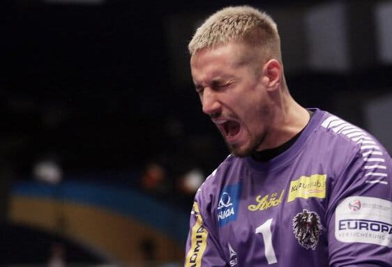 Австрийский голкипер Томас Бауэр перешел из "Порту" в АЕК