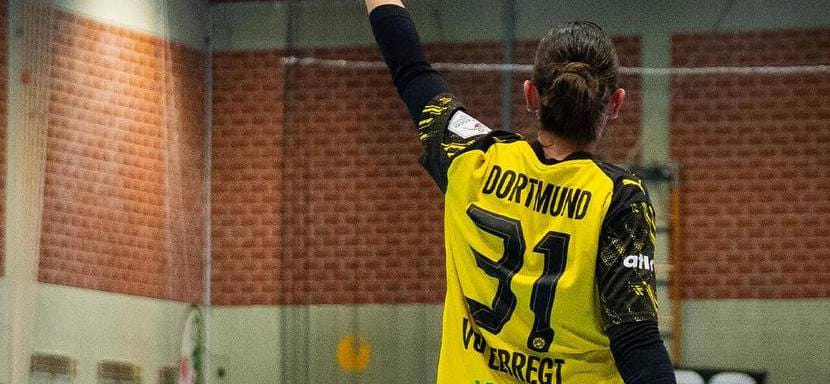 Правая крайняя сборной Нидерландов Келли Воллебрехт останется в дортмундской "Боруссии"