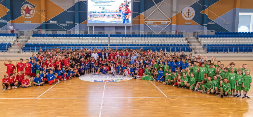 Беларусь. Состоялась торжественная линейка СДЮШОР им. С. П. Мироновича. В этом году впервые начнёт функционировать женское отделение