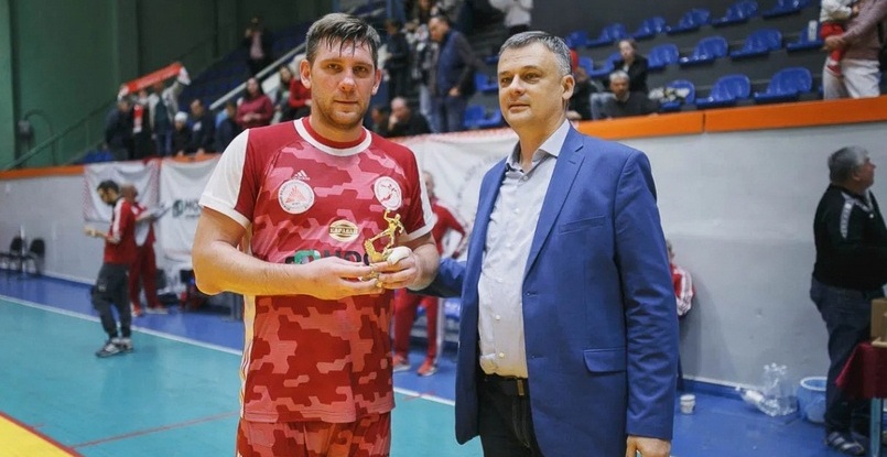 Суперлига. Правый полусредний Александр Каширин продлил контракт с "Таганрогом"-ЮФУ