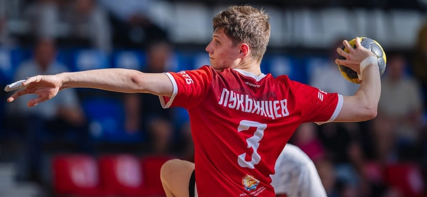 Стартовал чемпионат в мужской высшей лиге: уфимский "Акбузат" разгромил гостей из Белгорода